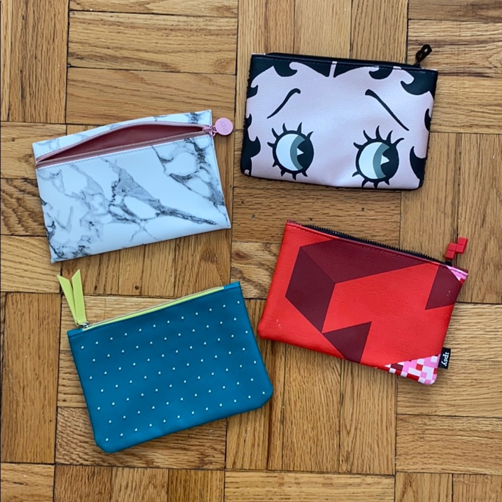 Bundle of makeup bags 4/$10